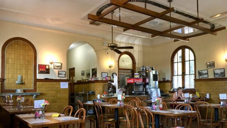 6Butlers Pantry Trackside Inside Door